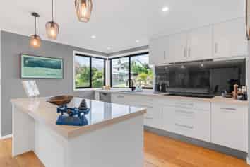 43 Lewis Road, Lynmore