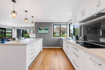 43 Lewis Road, Lynmore