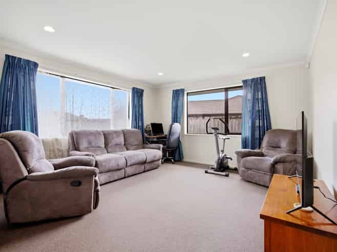 31 Tallentire Crescent, Huntington