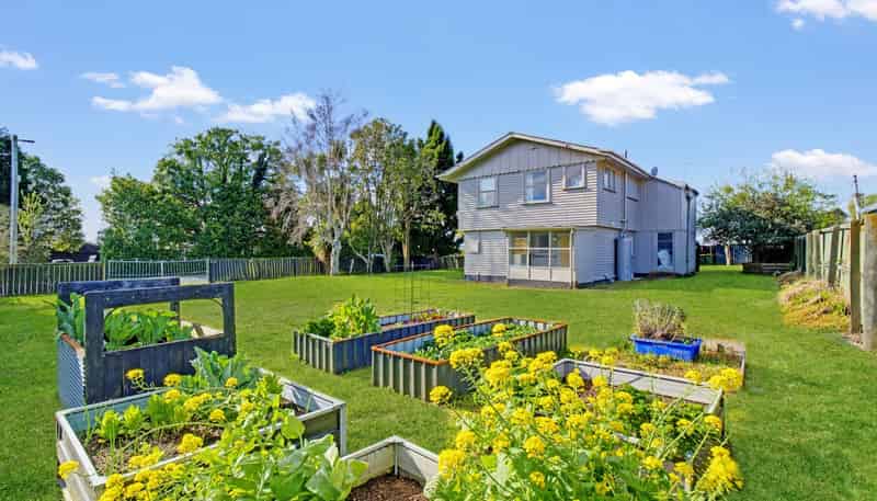 6 Lee Road, Hannahs Bay