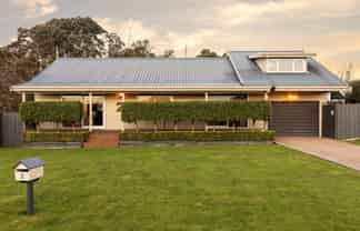 2 Brookbank Place, Glenview