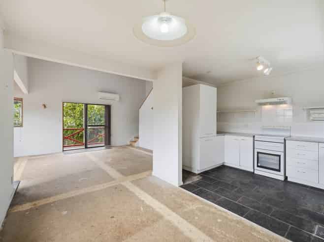 2/6 Maleme Avenue, Belmont