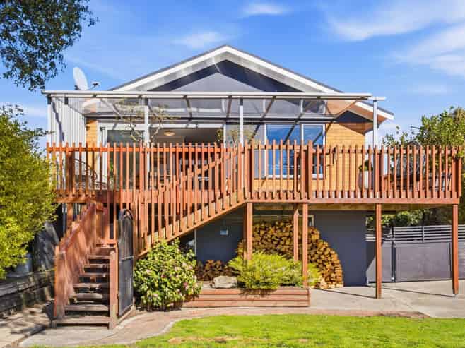 102 Mulford Street, Concord
