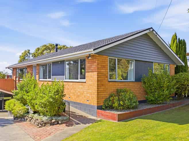 102 Mulford Street, Concord