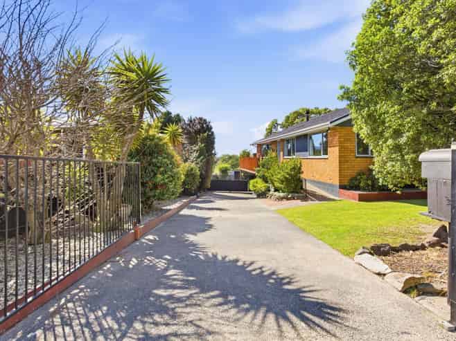 102 Mulford Street, Concord