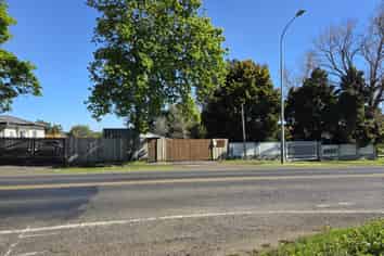 Secure commercial yard & workshop in Tuakau