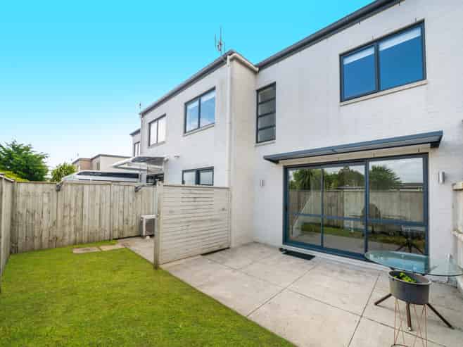 27 Matairangi Avenue, Totara Heights