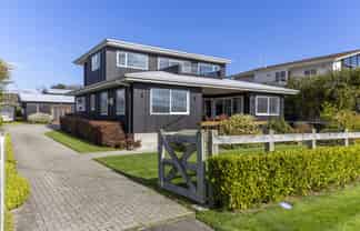 24 Rainbow Drive, Rainbow Point