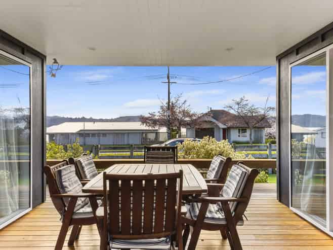 24 Rainbow Drive, Rainbow Point
