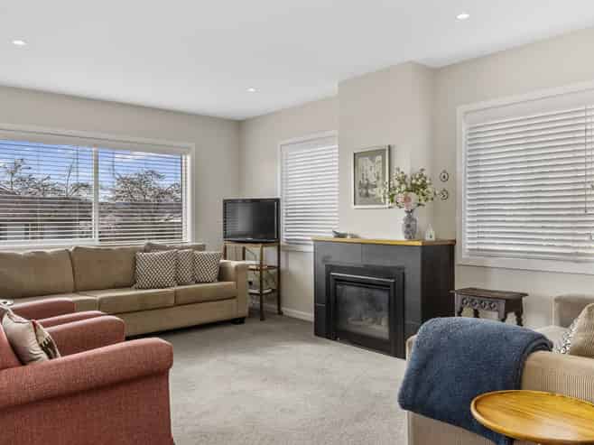 24 Rainbow Drive, Rainbow Point