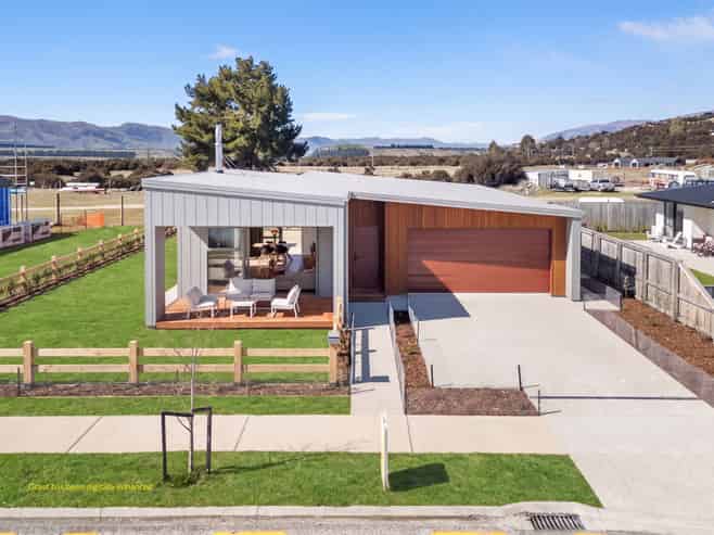 32 Rua Street, Wanaka