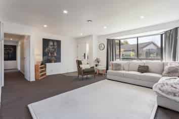 2 Edwins Way, Burwood