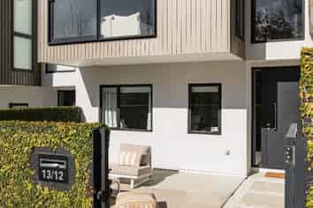 13/12 Westmoreland Rise, Bethlehem