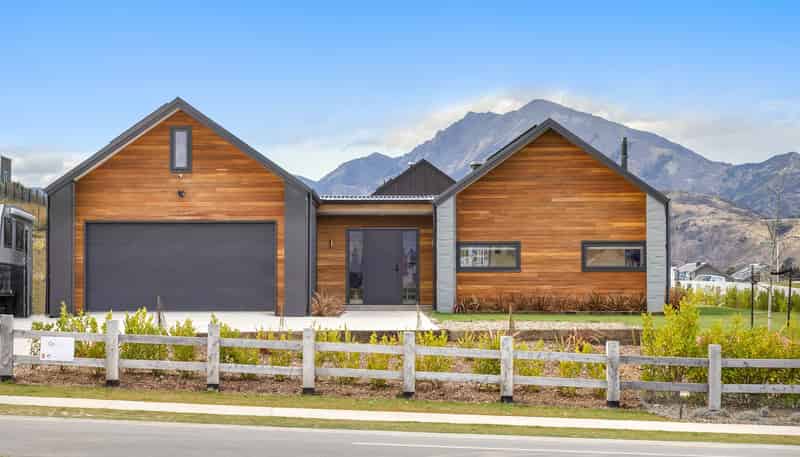 2 Carrickmore Crescent, Wanaka