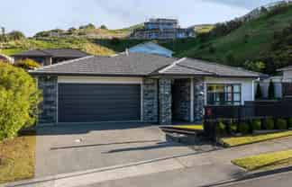 11 Bickerton Rise, Churton Park
