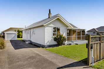 22 Whitcombe Road, Opunake