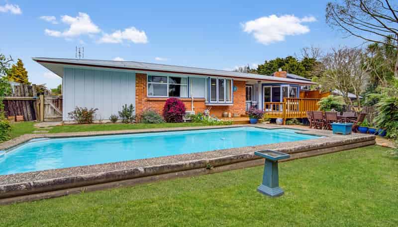 17 Byron Street, Leamington
