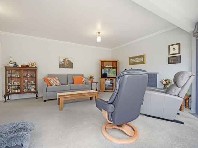 17 Byron Street, Leamington
