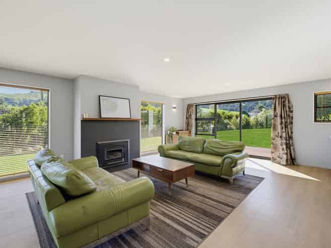54 Pawsons Valley Road, Duvauchelle
