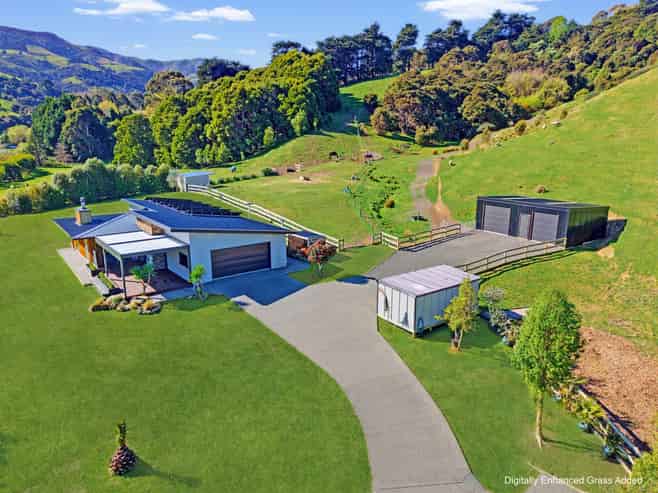 54 Pawsons Valley Road, Duvauchelle