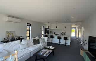100 Harakeke Drive, Wharewaka