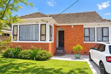 36 Reynolds Street, Taita