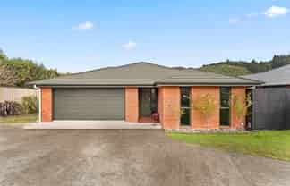 17 Ormrod Grove, Riverstone Terraces