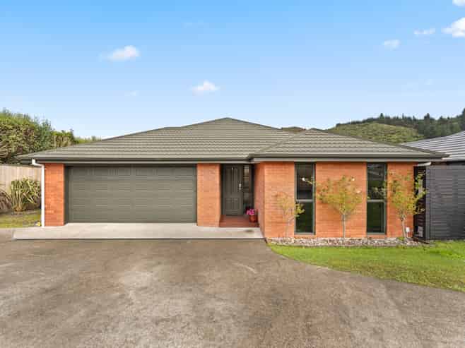 17 Ormrod Grove, Riverstone Terraces