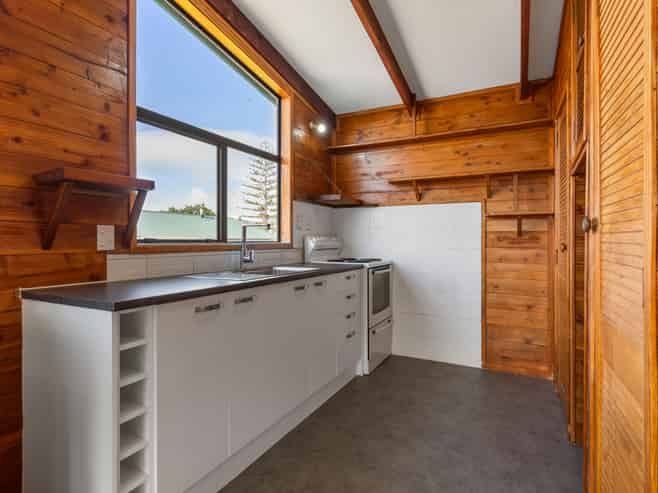 13A Stottholm Road, Titirangi