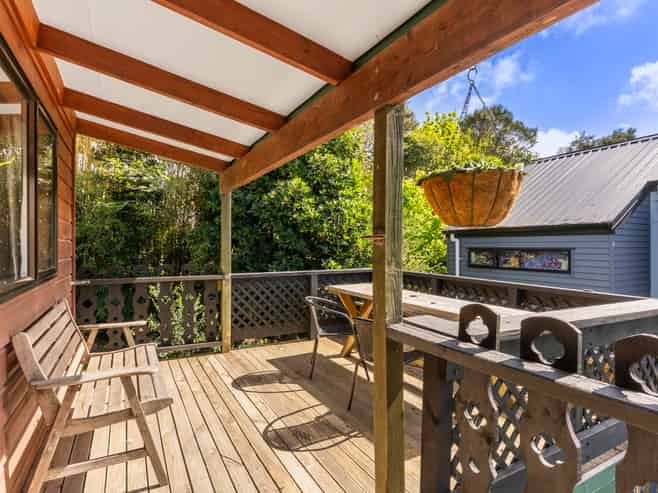 13A Stottholm Road, Titirangi