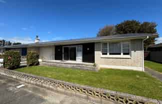 14 Katene Street, West End