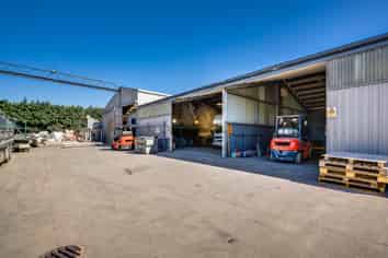 Industrial Workshop with Sandblasting Business