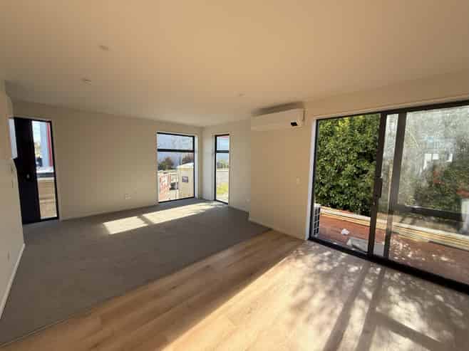 1/33 Russell Street, Linwood