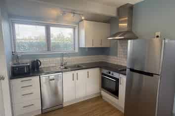 A/214 Springfield Road, Saint Albans