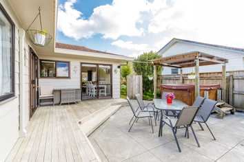14 Delaware Grove, Totara Park
