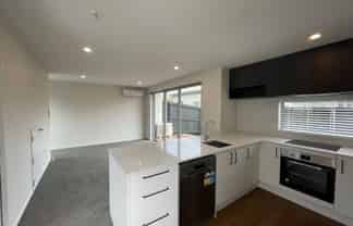 2/33 Frederick Street, Waltham