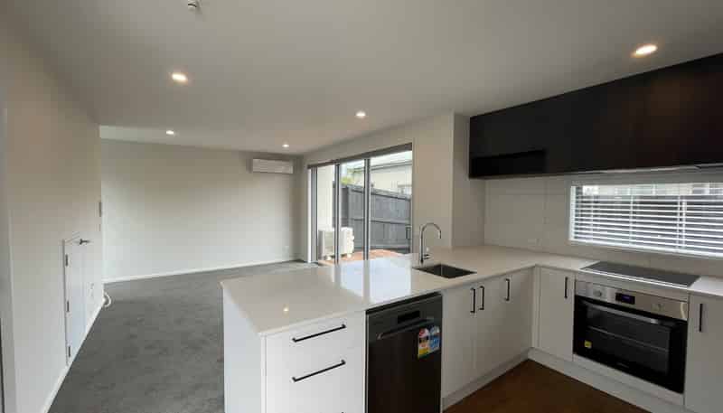2/33 Frederick Street, Waltham