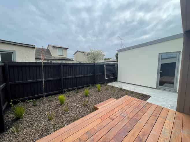 2/33 Frederick Street, Waltham