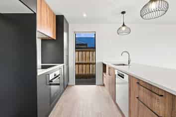32 Buxus Way, ROLLESTON