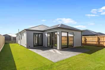 32 Buxus Way, ROLLESTON