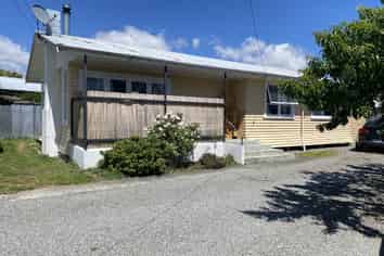 142 Redwood Street, Redwoodtown