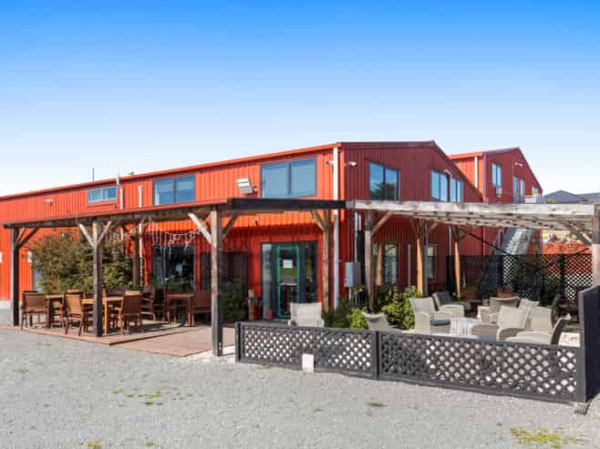 1227 Oxford Road, Cust