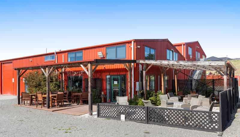1227 Oxford Road, Cust