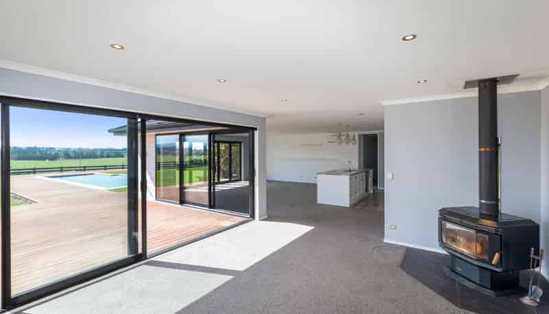 1227 Oxford Road, Cust