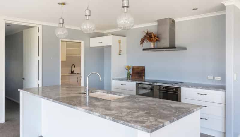 1227 Oxford Road, Cust