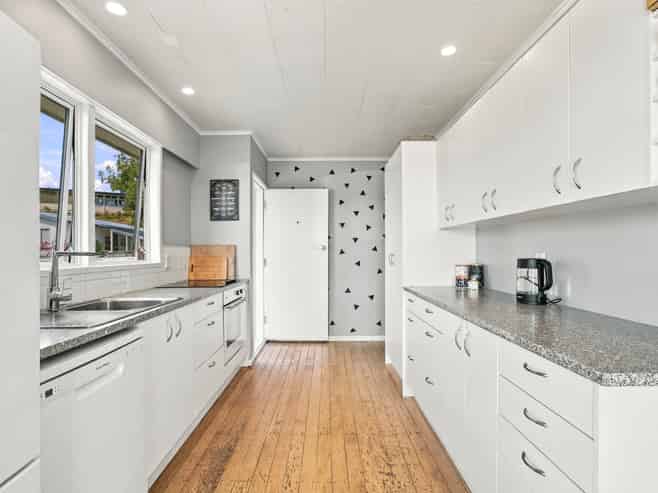 18 Kotare Street, Hilltop