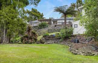 38 Bush Road, Waiatarua