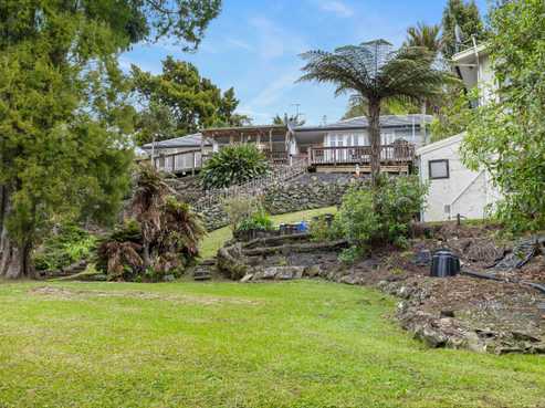 38 Bush Road, Waiatarua