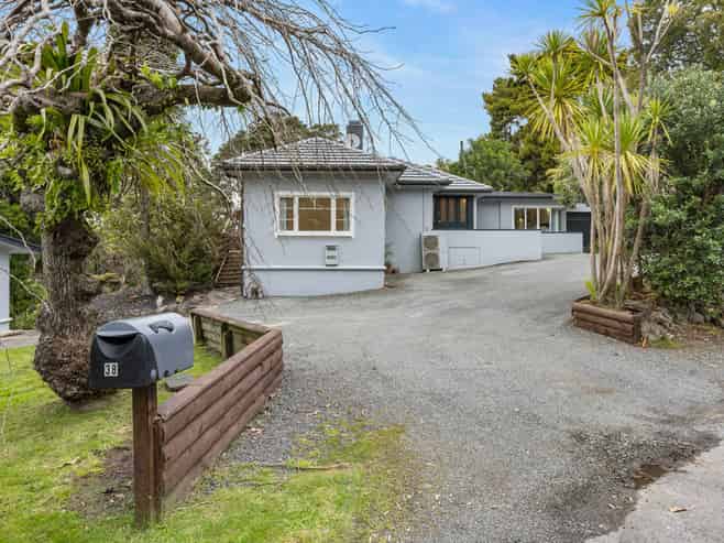 38 Bush Road, Waiatarua