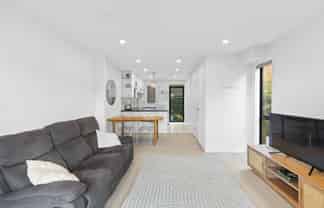 10/18 Hewlett Road, Massey